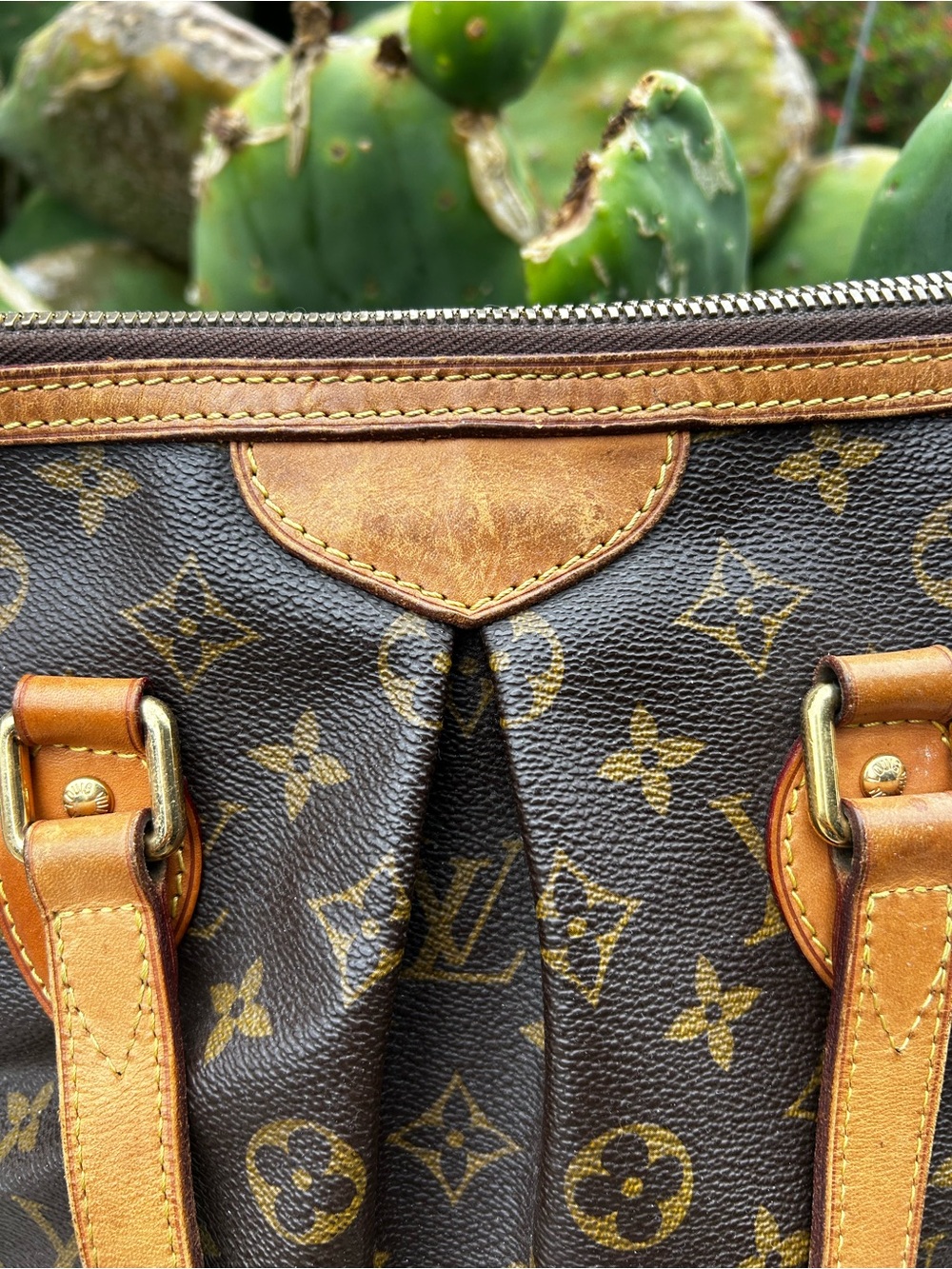 Louis Vuitton Monogram Canvas Tote - Picture 4 of 15